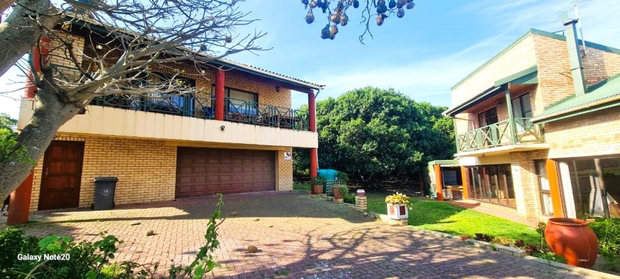 4 Bedroom Property for Sale in Paradise Beach Eastern Cape